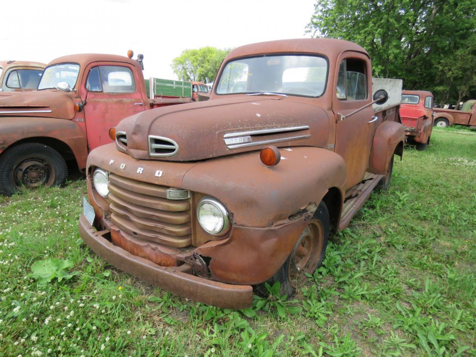 1949 Ford F3 PIckup - Image 3