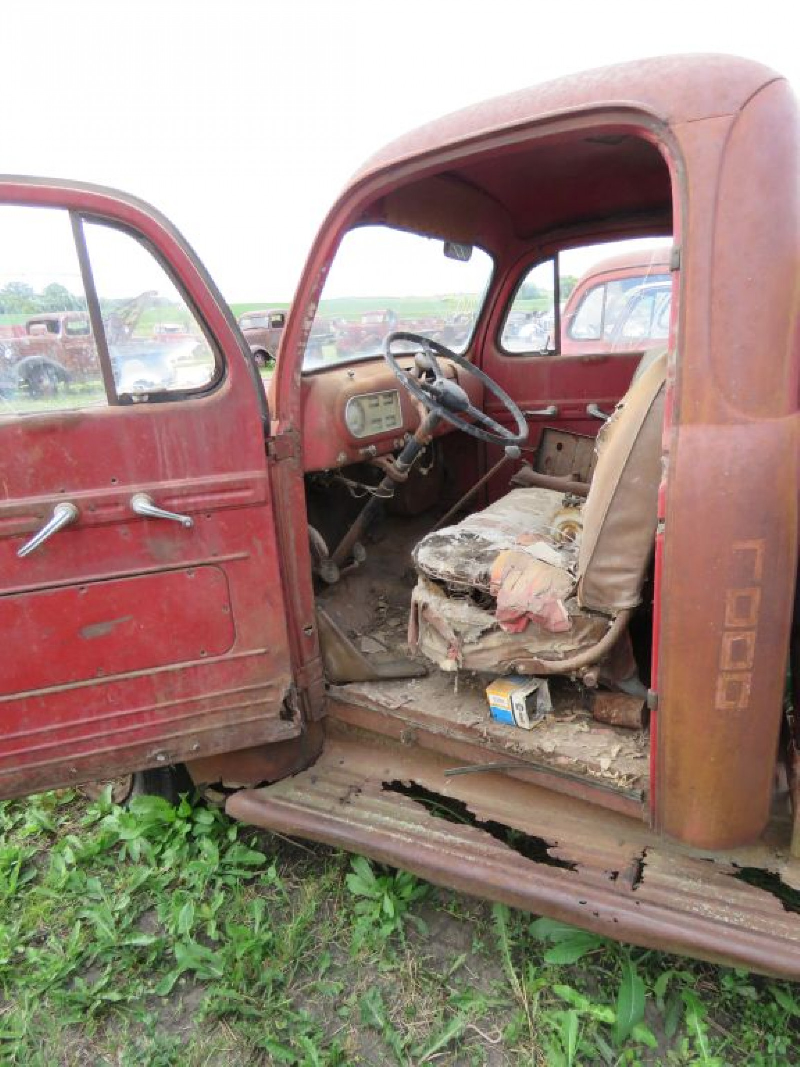 1949 Ford F3 PIckup - Image 8