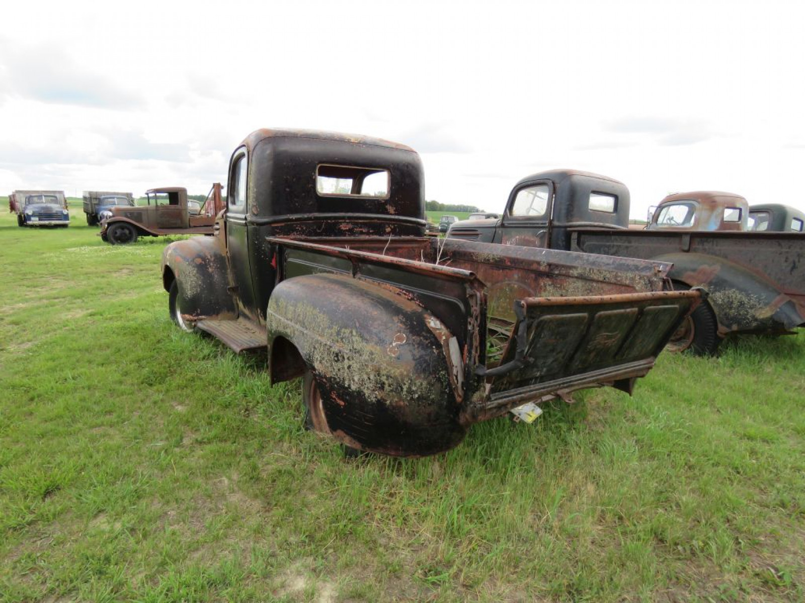 1946 Ford Pickup - Image 5