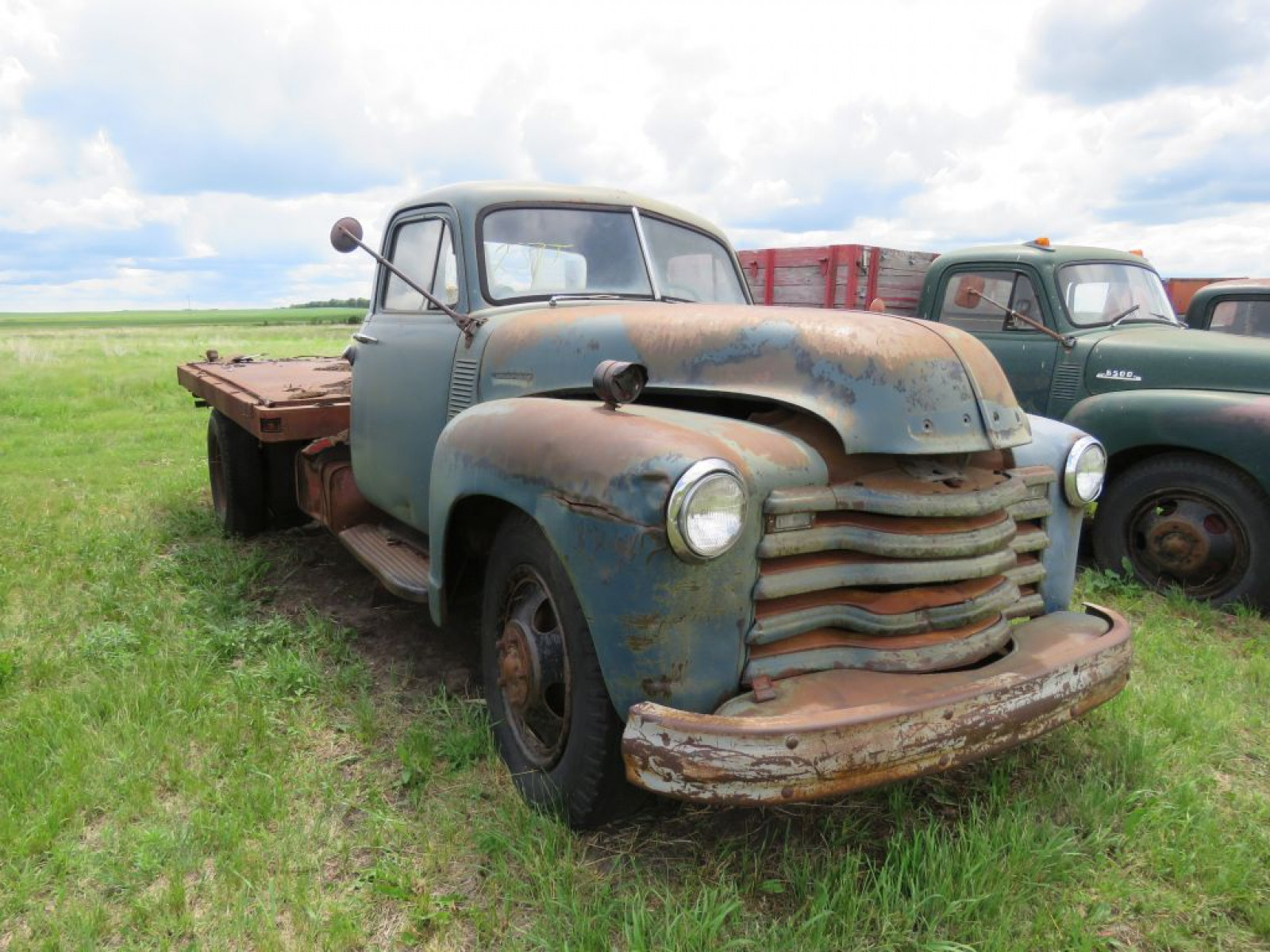 1953 Chevrolet 6400 2 Ton Truck - Image 1