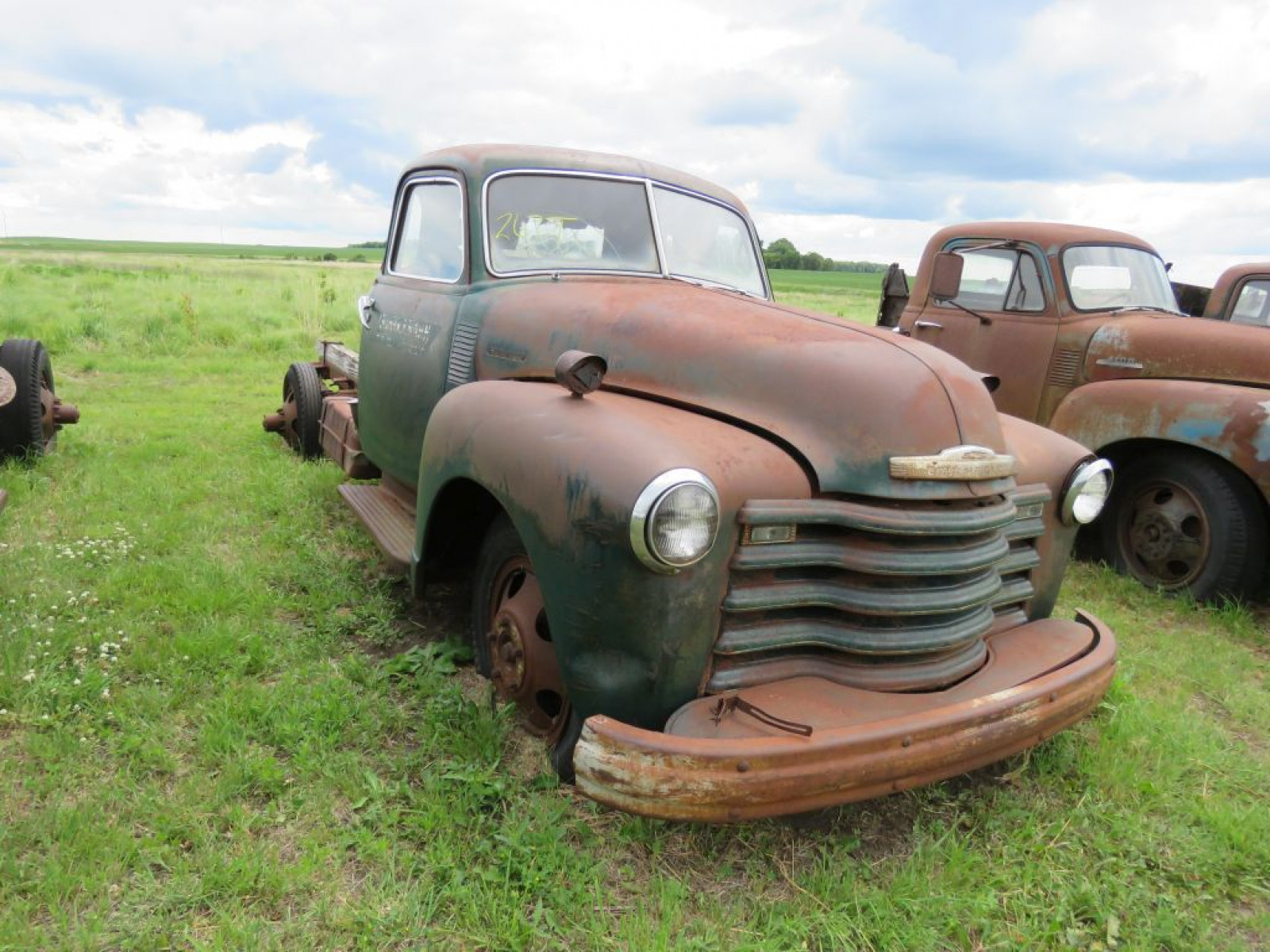1947 Chevrolet 1 1/2 ton 5 Window Cab Truck - Image 1