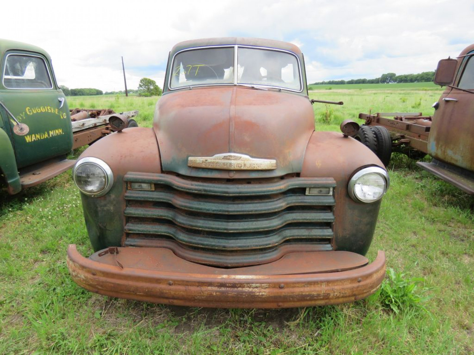 1947 Chevrolet 1 1/2 ton 5 Window Cab Truck - Image 2