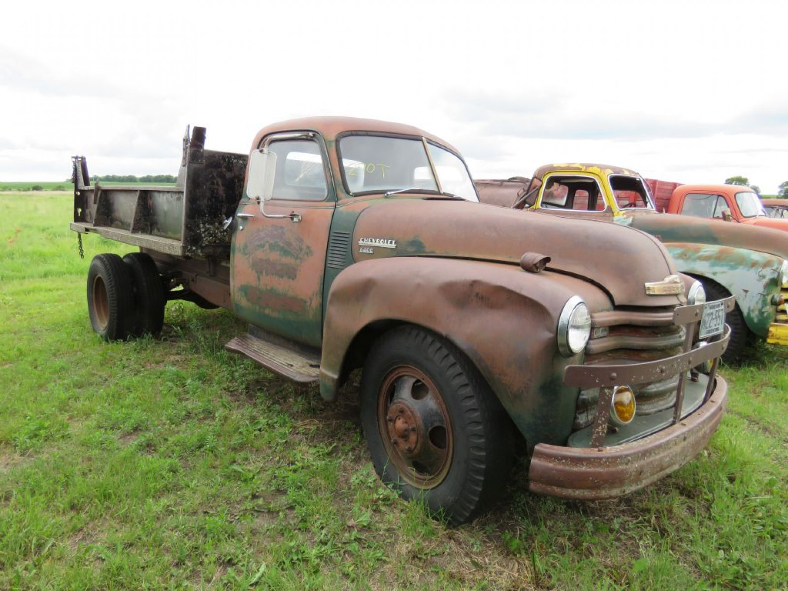 1954 Chevrolet 6400 Dump Truck - Image 1