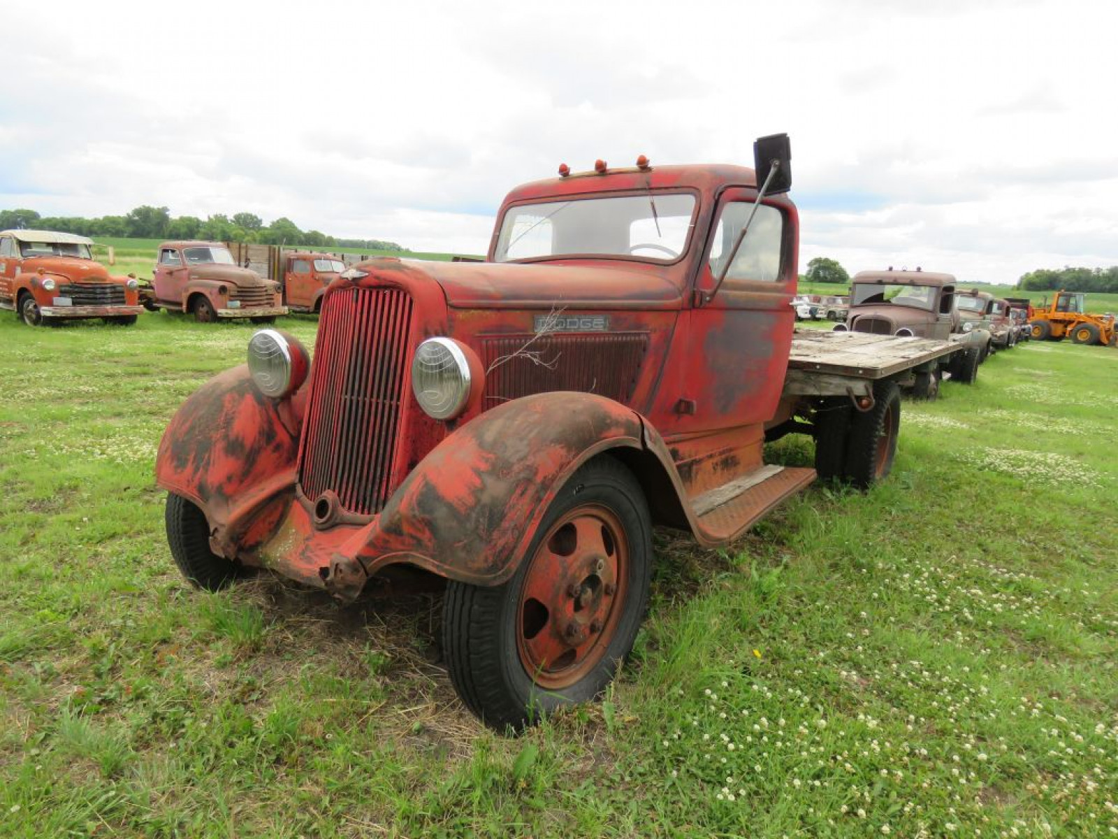1936 Dodge Flatbed Truck - Image 3