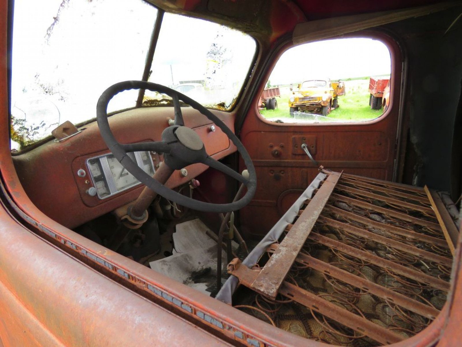 1937 International Harvestor D Series Fuel Truck - Image 4