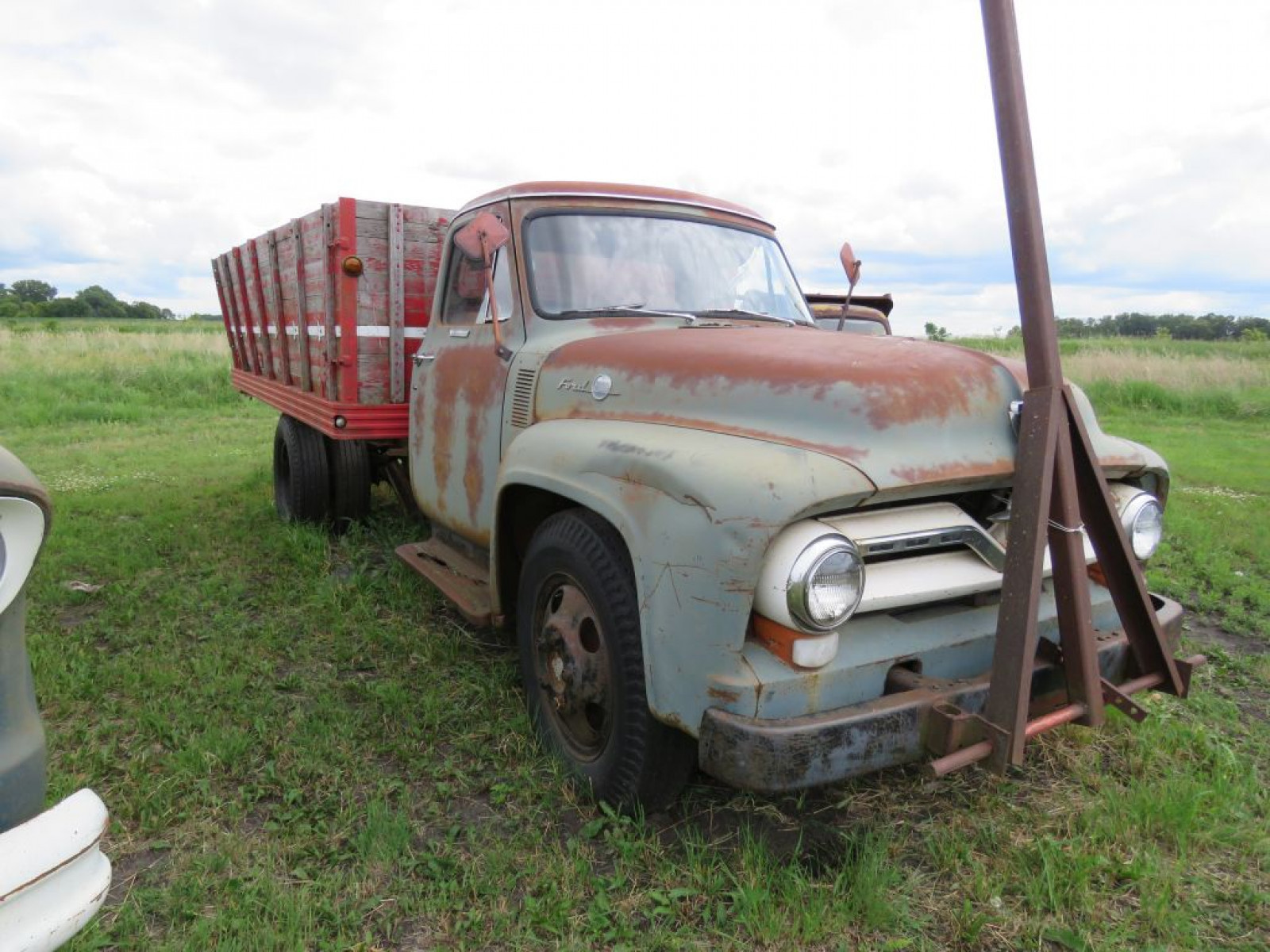 1955 Ford F-600 Grain Truck - Image 2