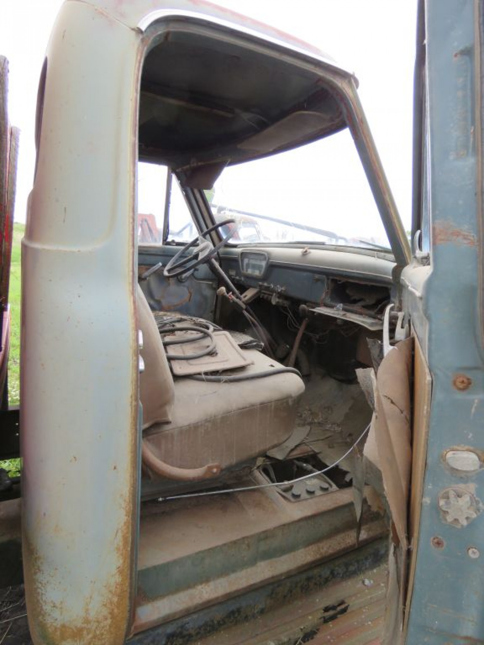 1955 Ford F-600 Grain Truck - Image 3