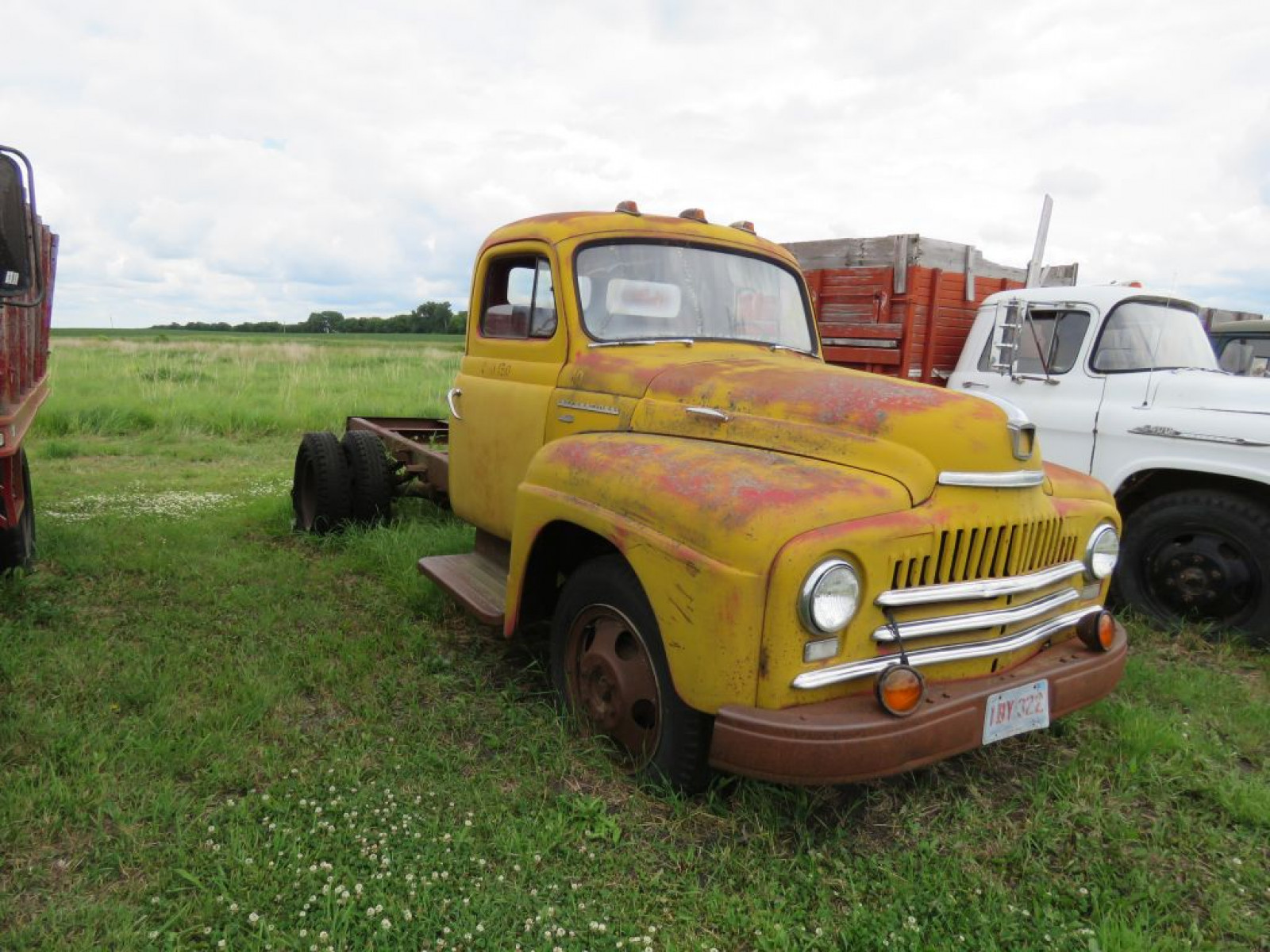 1950-52 International L-150 1 1/2 ton Truck - Image 3
