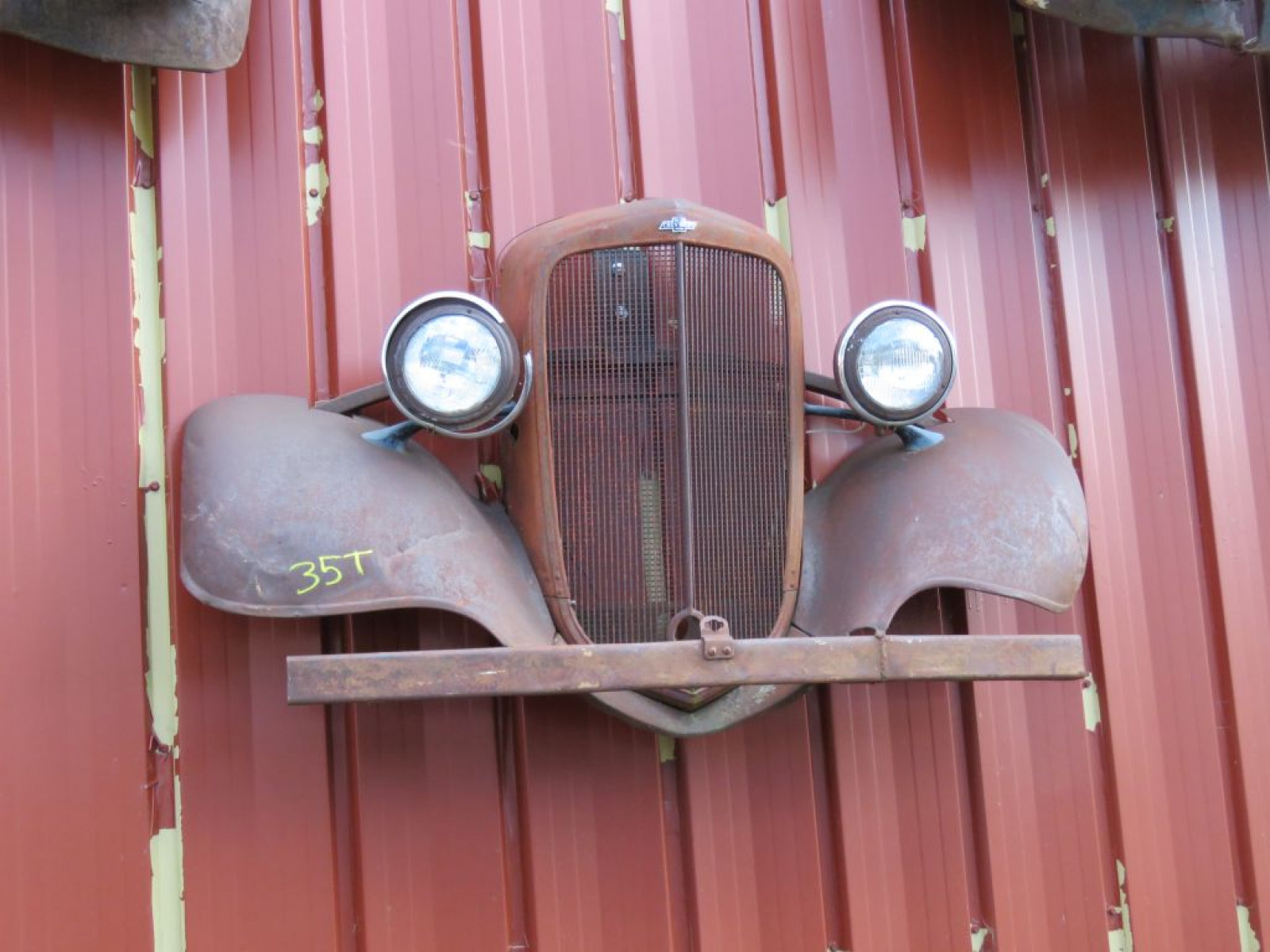 1933 Chevrolet Master Deluxe Front Clip Wall Hanger - Image 1