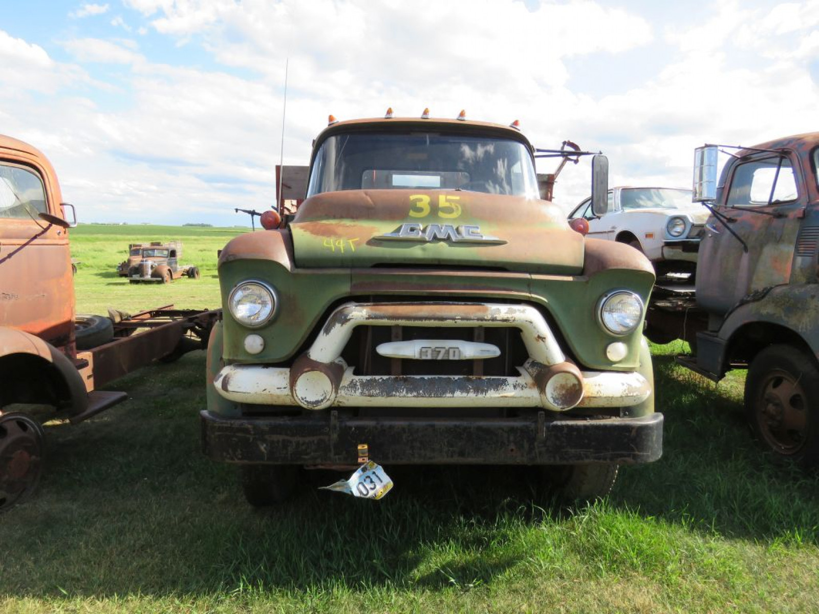 1958 GMC 370 Series Truck - Image 2