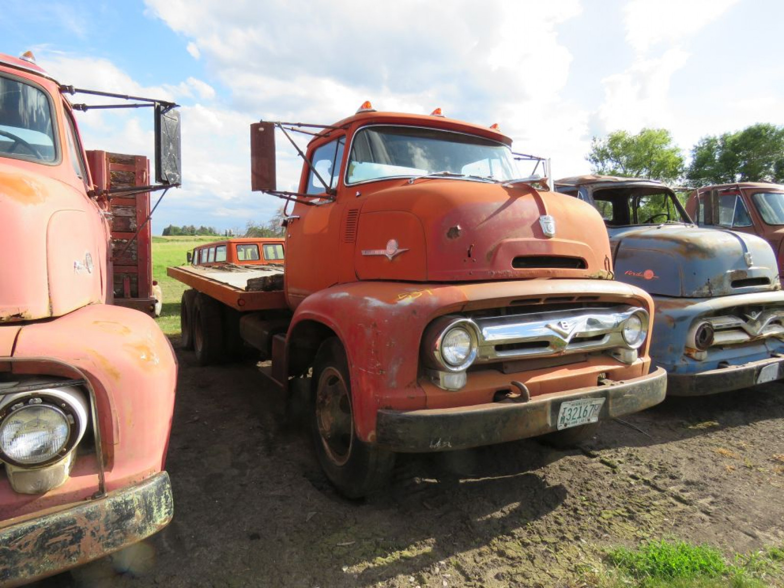 1956 Ford C600 Truck - Image 1