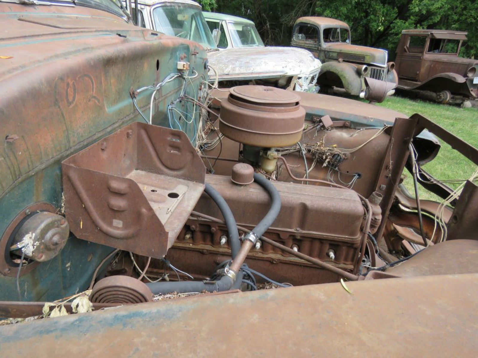 1950 Chevrolet Truck with 5 Window Cab - Image 3