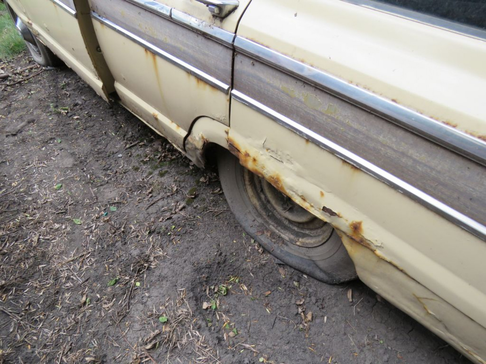 1976 Jeep Wagoneer 4dr - Image 5