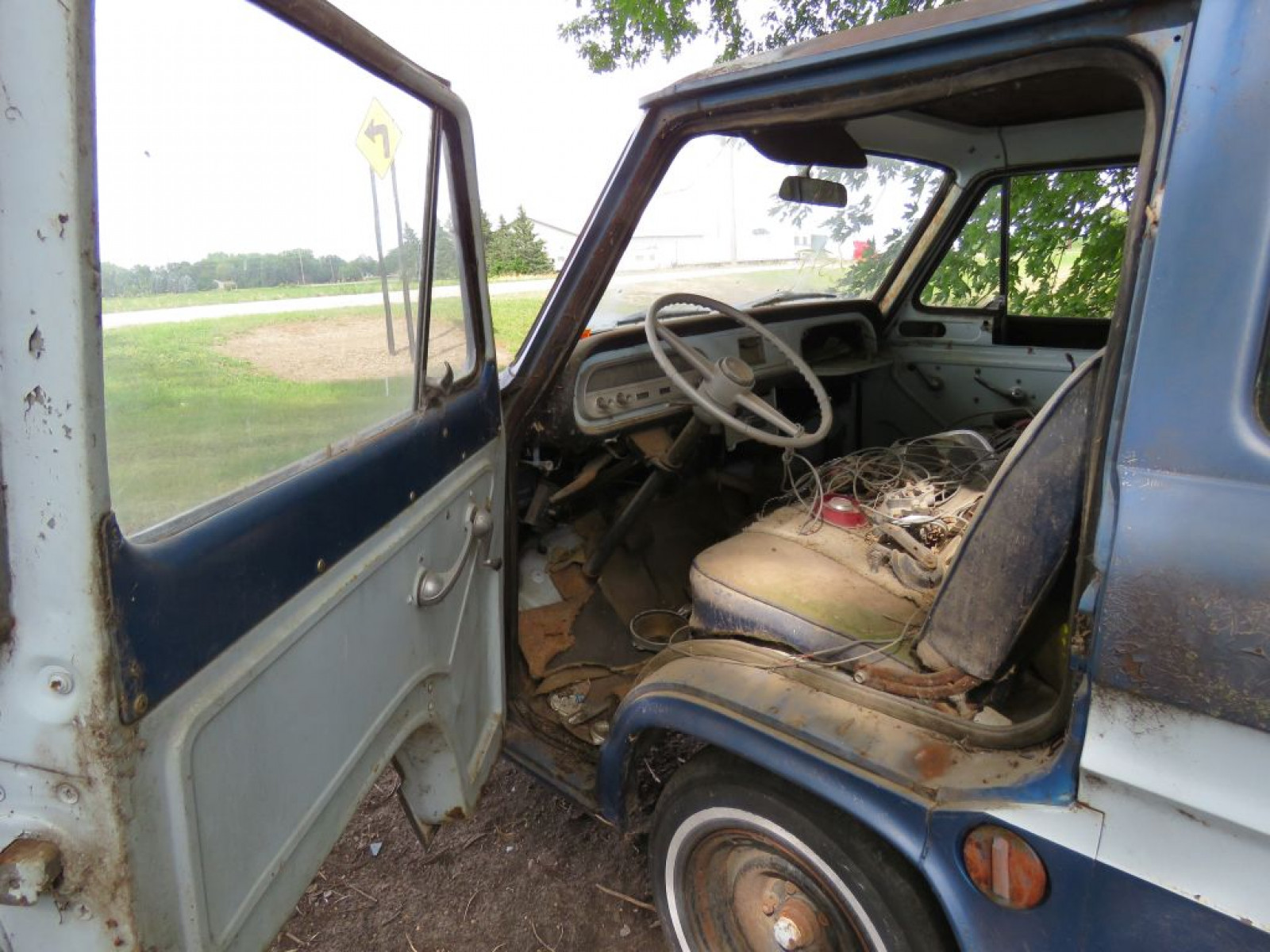 1961-64 Chevrolet Corvair Greenbriar Sports Wagon - Image 7