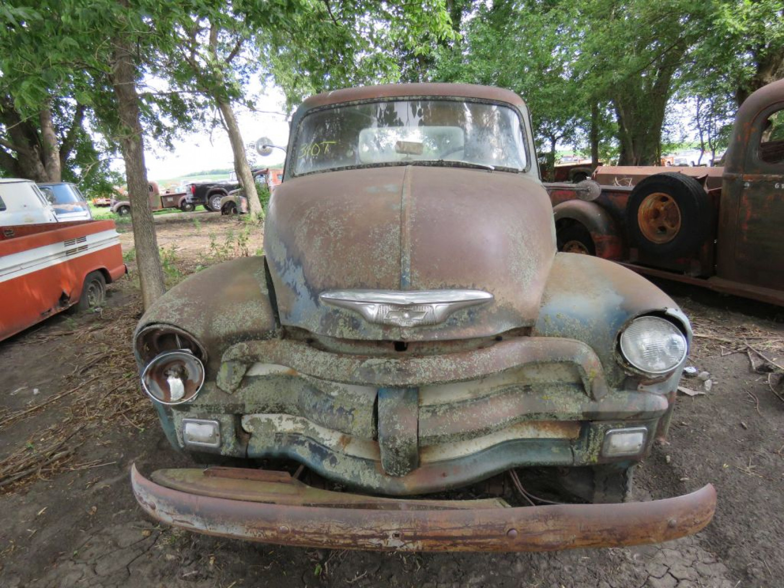 1954 Chevrolet 3600 3/4 ton Pickup with great patina - Image 3