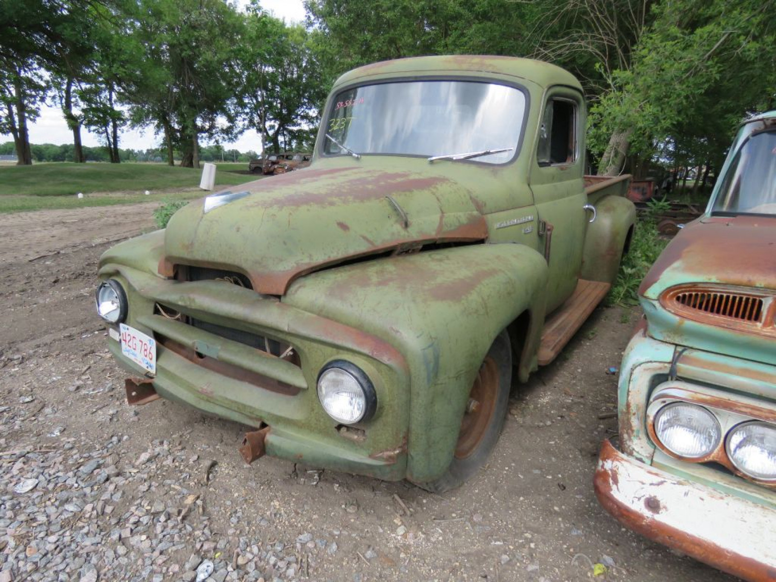 1953 International R-110 1/2 ton Pickup - Image 3
