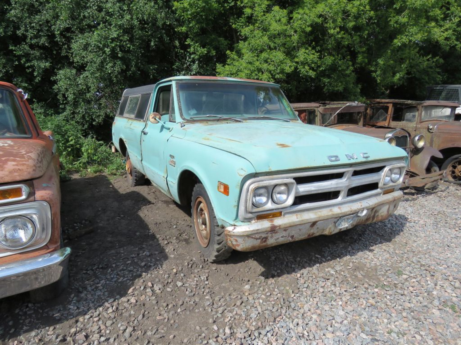1969 GMC 2500 3/4 ton Pickup - Image 2