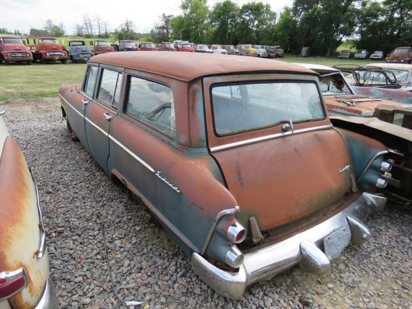 1955 Dodge Royal Sierra 4dr Wagon - Image 4