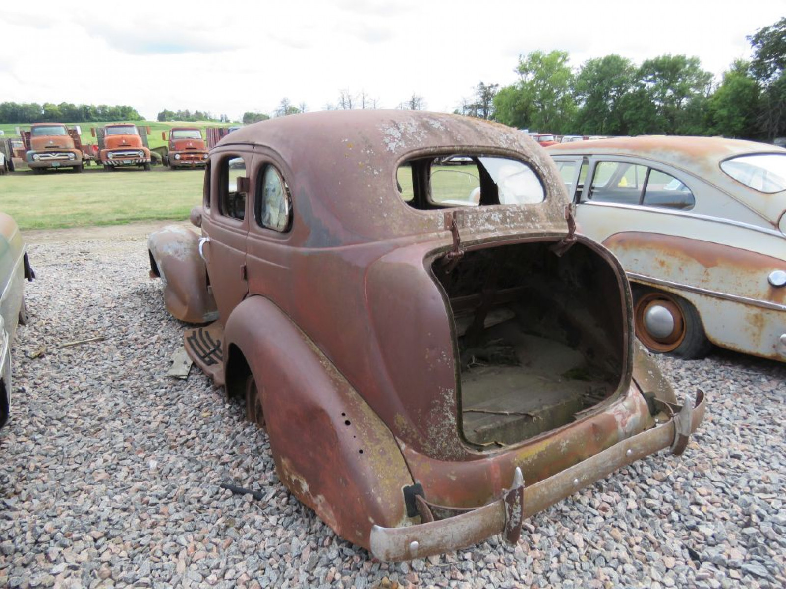 1937 Studebaker Dictator 4dr Sedan - Image 4
