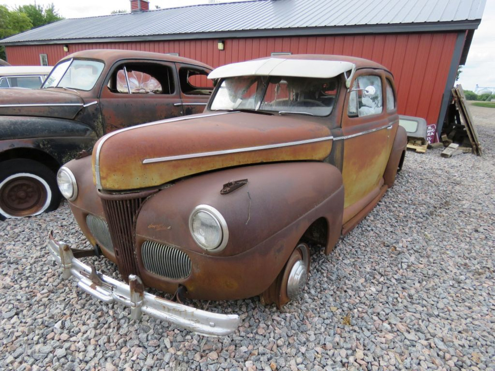 1941 Super Deluxe Tudor Sedan - Image 2