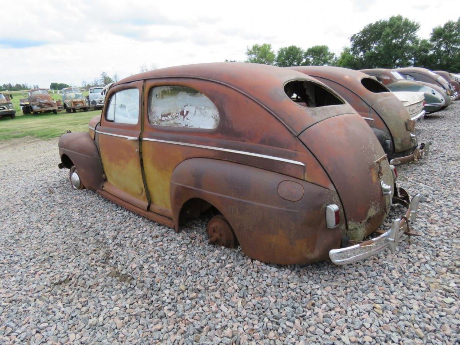 1941 Super Deluxe Tudor Sedan - Image 3