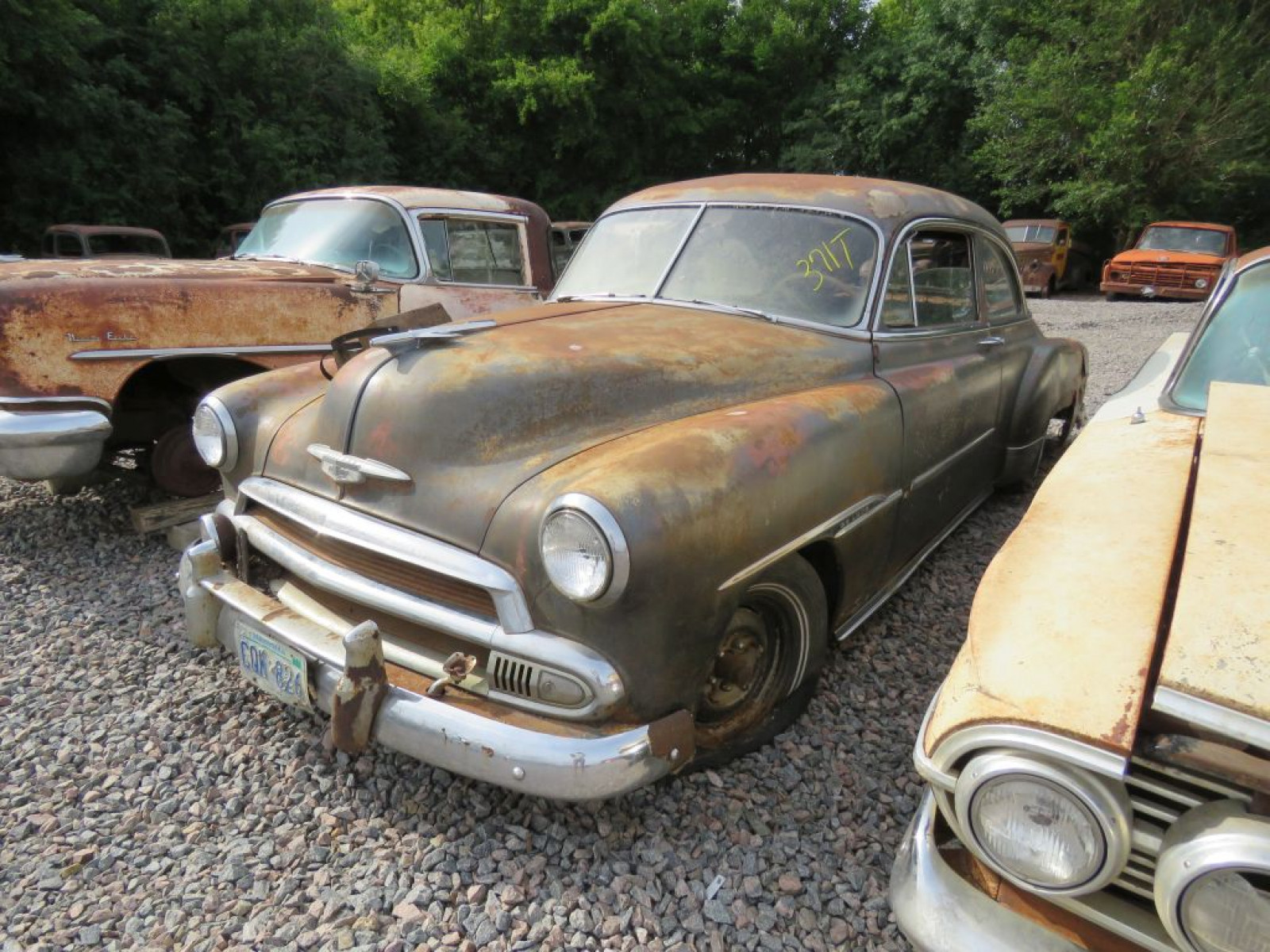 1951 Chevrolet Styleline Deluxe 2dr Sedan - Image 1