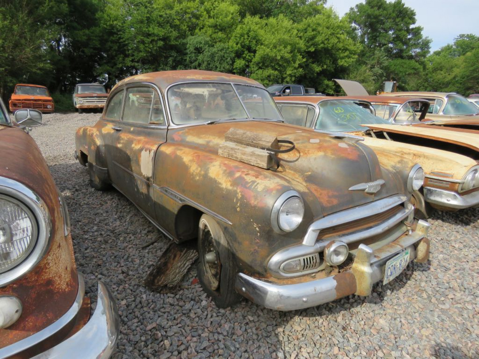 1951 Chevrolet Styleline Deluxe 2dr Sedan - Image 3
