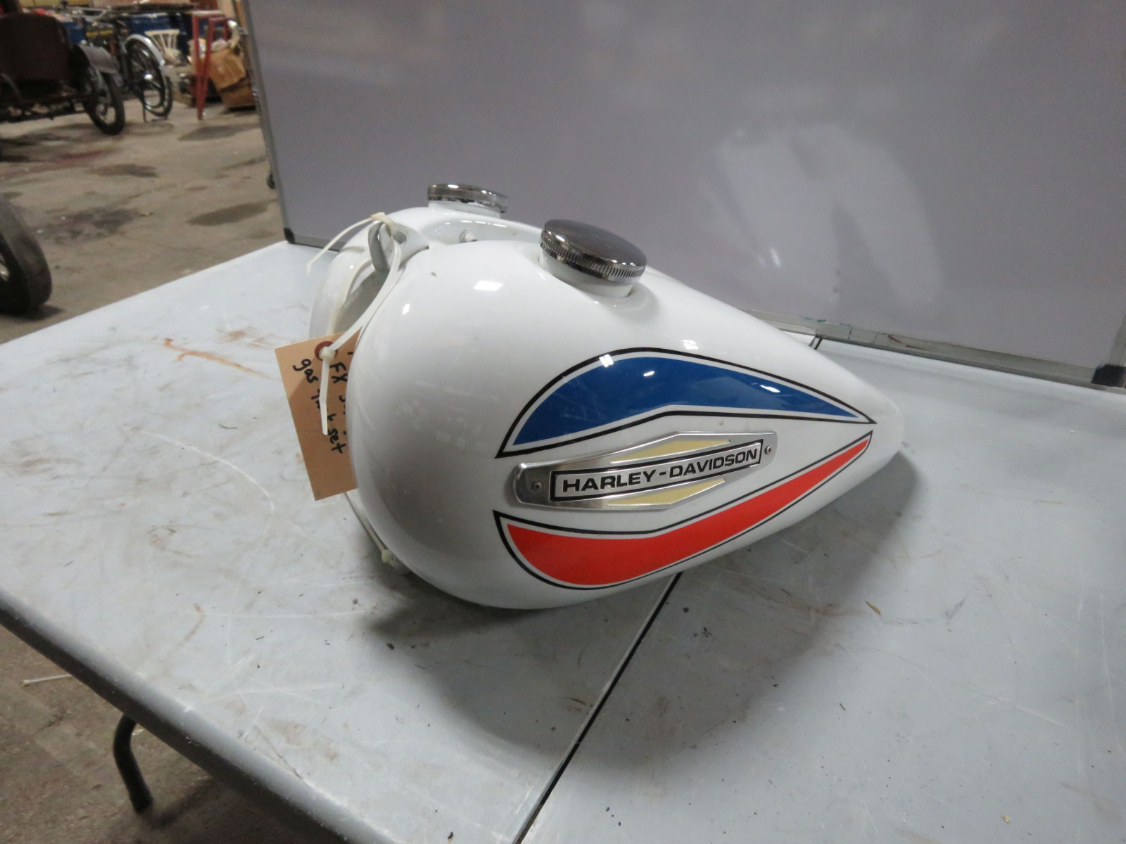 Lot 66H 1970's Harley Davidson FX Super glide Gas Tank Set