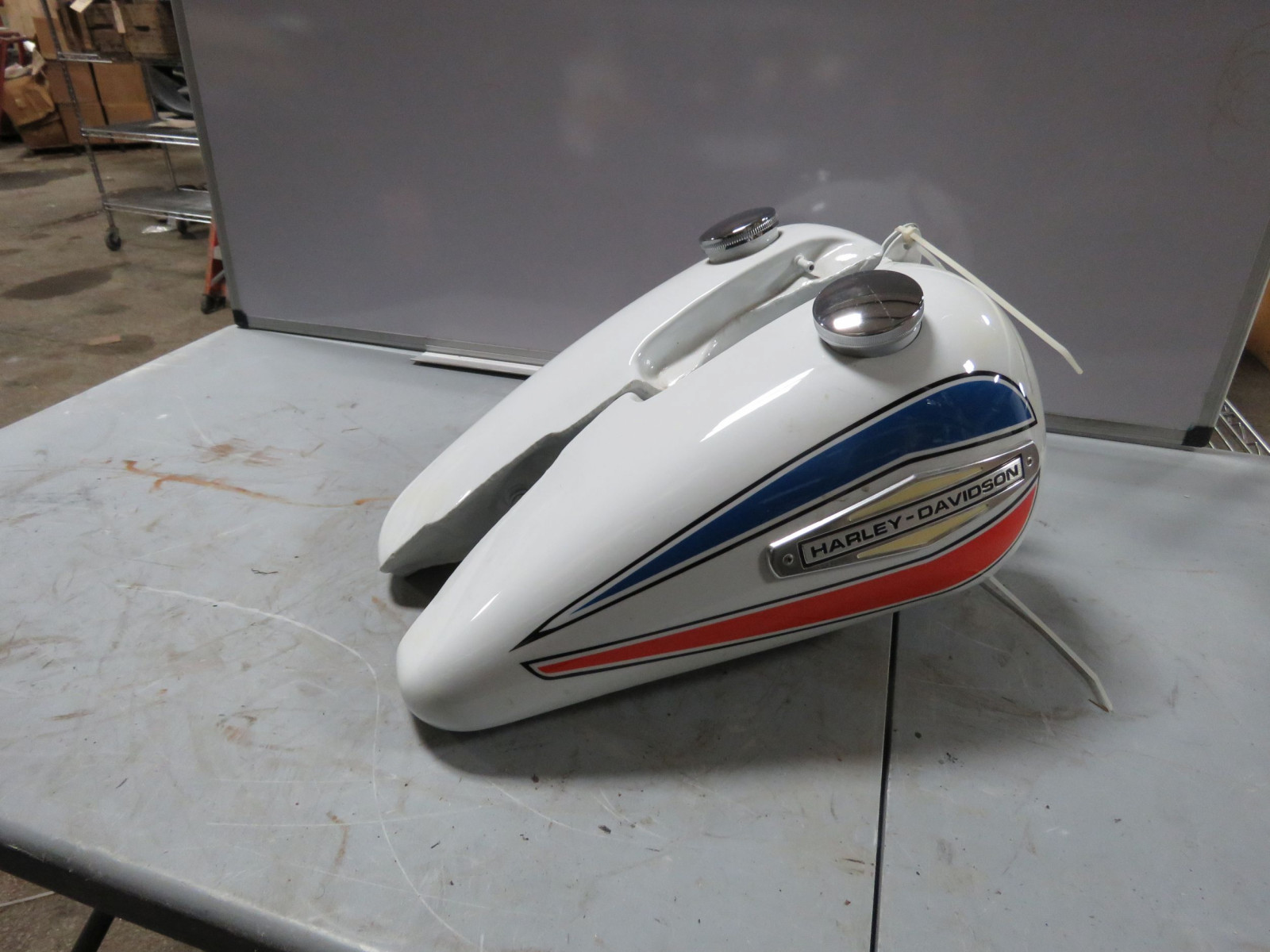 Lot 66H 1970's Harley Davidson FX Super glide Gas Tank Set