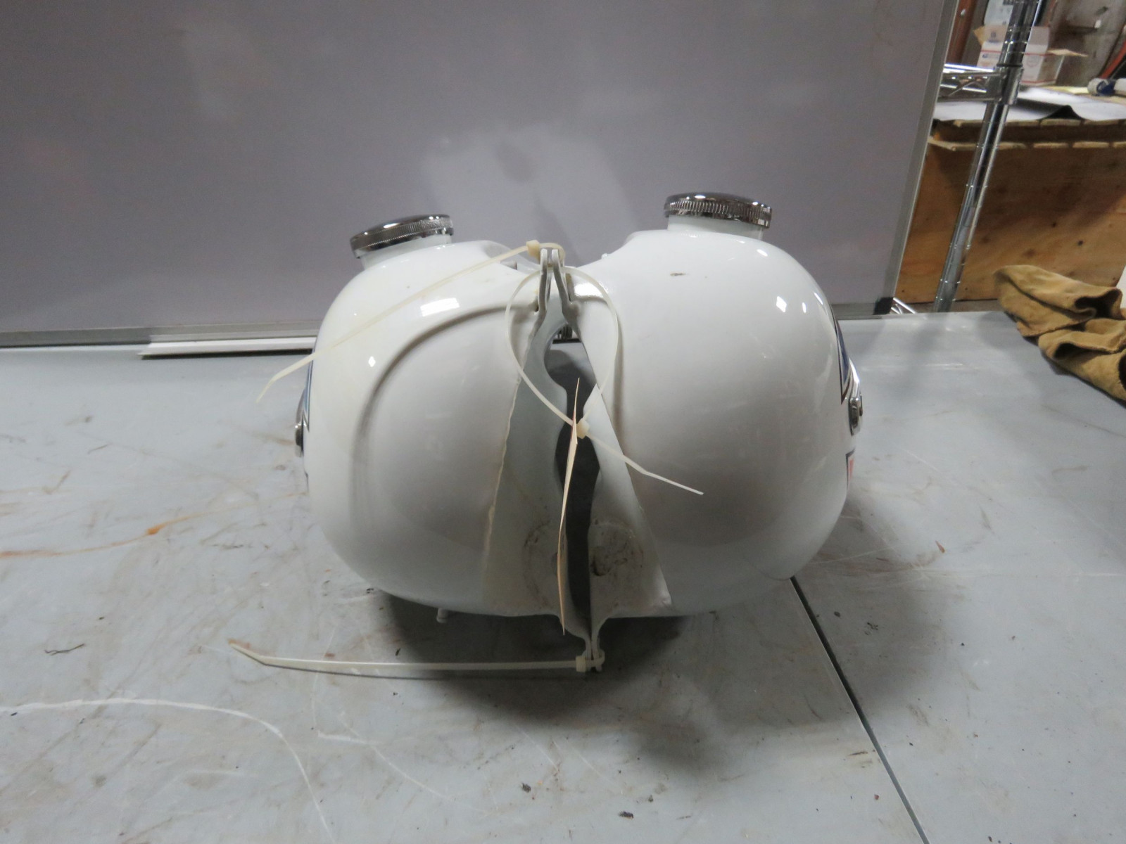 Lot 66H 1970's Harley Davidson FX Super glide Gas Tank Set