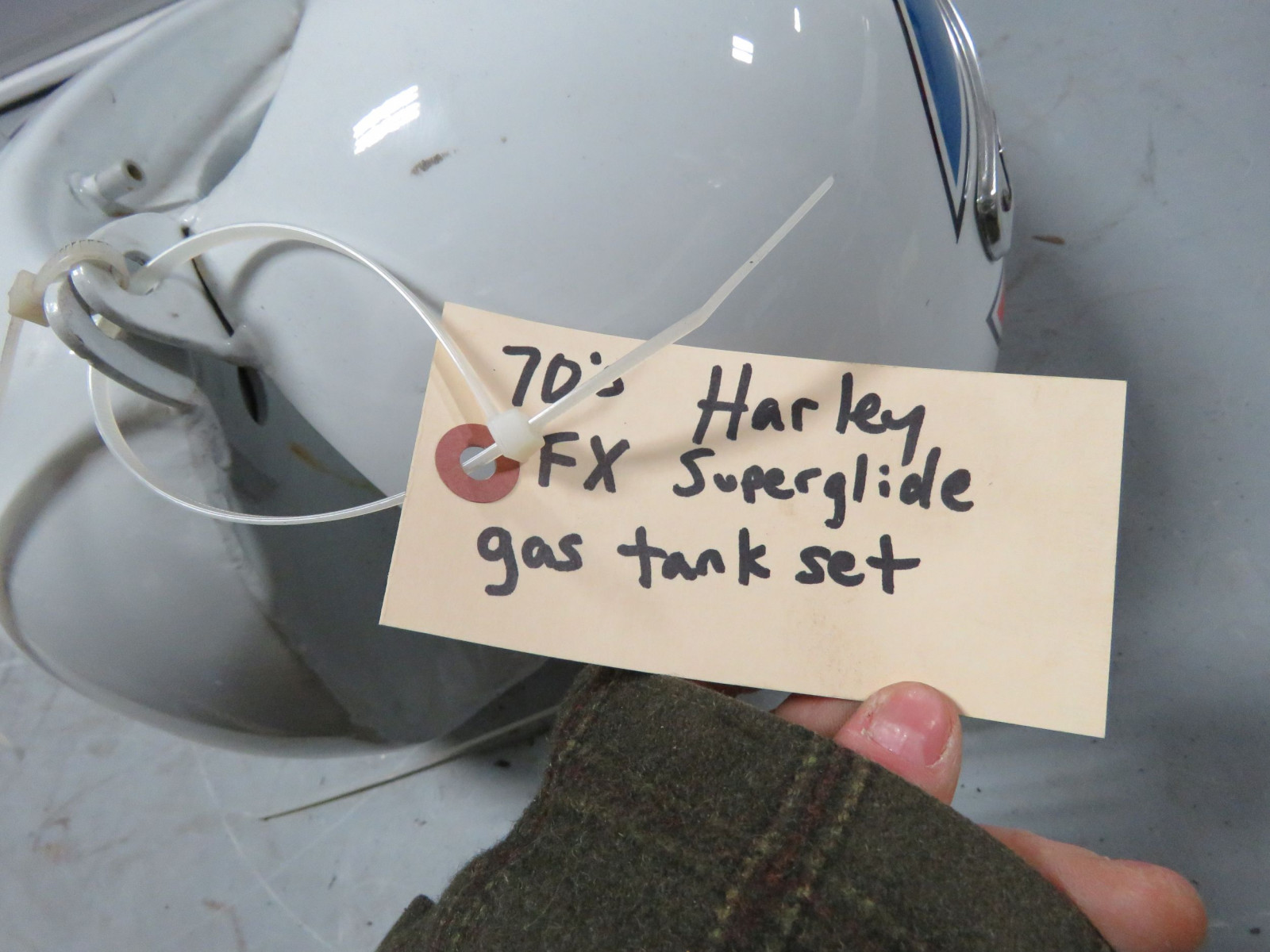 Lot 66H 1970's Harley Davidson FX Super glide Gas Tank Set