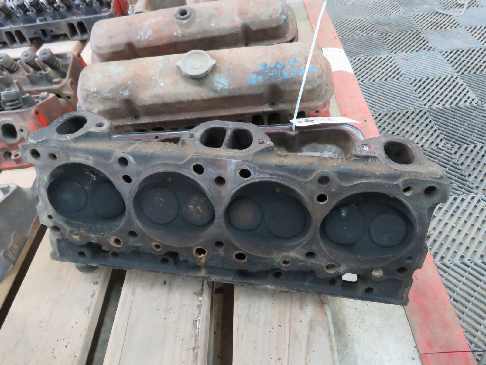 Lot 58L – 1969 Pontiac 400 Heads | VanderBrink Auctions