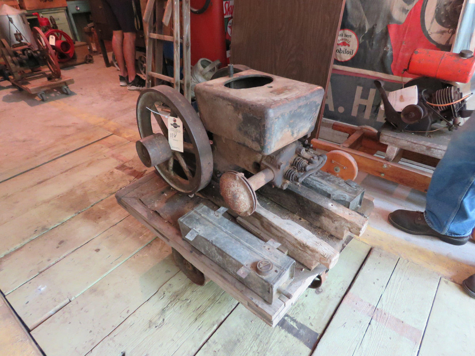 Vintage Gas Engine Manual - Buzz Log Saw, Hit & Miss Magneto Info, Flywheel Supply